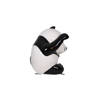 Panda Cub, Laying